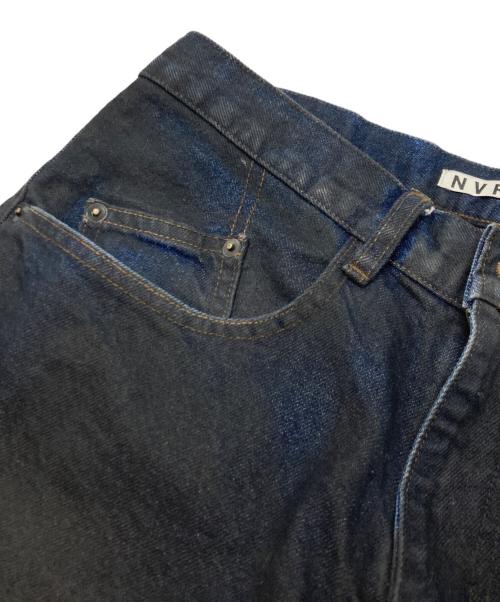 NVRFRGT（ネヴァーフォーゲット）NVRFRGT (ネヴァーフォーゲット) CONZ別注 COATING 3D TWISTED WIDE LEG JEANS インディゴ サイズ: 1 (実寸 W78cm L79cm)の古着・服飾アイテム