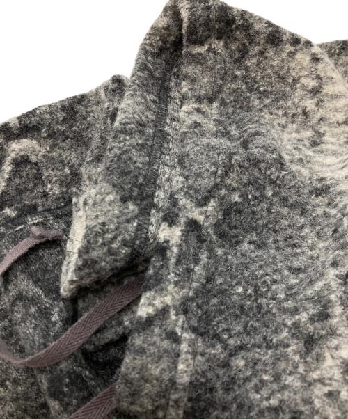 Engineered Garments（エンジニアドガーメンツ）Engineered Garments (エンジニアドガーメンツ) Snake Print Knit グレー サイズ:Freeの古着・服飾アイテム