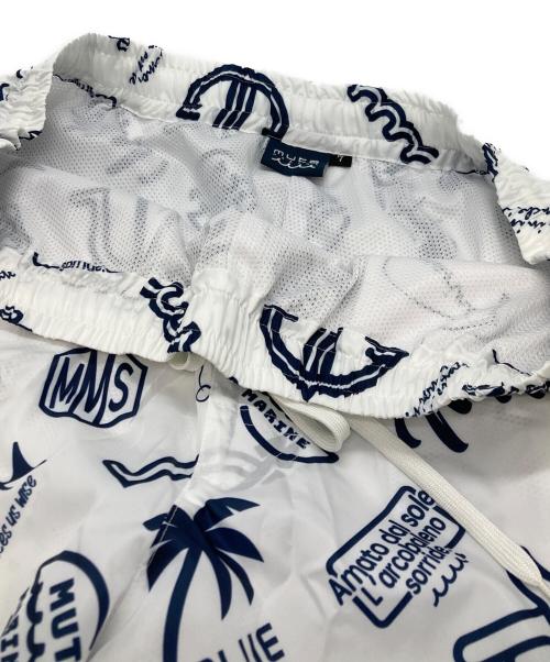 muta MARINE（ムータマリン）muta MARINE (ムータマリン) ランダムロゴ ショートパンツ ホワイト×ネイビー サイズ:XLの古着・服飾アイテム