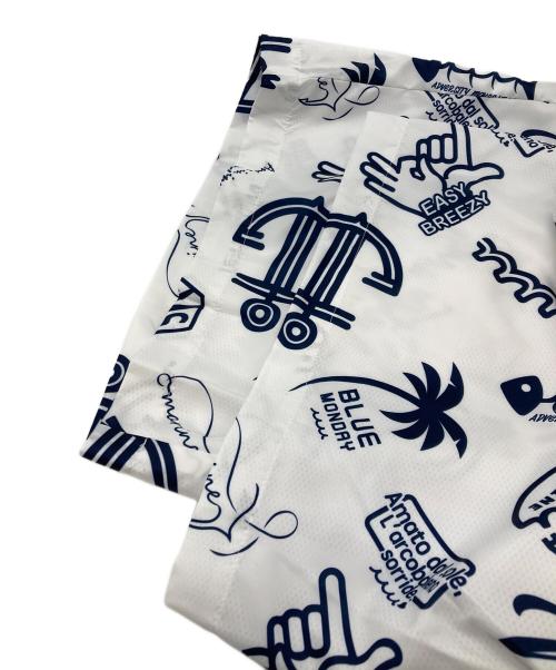 muta MARINE（ムータマリン）muta MARINE (ムータマリン) ランダムロゴ ショートパンツ ホワイト×ネイビー サイズ:XLの古着・服飾アイテム