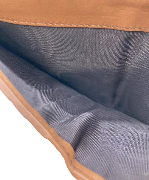 MIU MIU（ミュウミュウ）MIU MIU (ミュウミュウ) スモール レザー2つ折り財布 ブラウンの古着・服飾アイテム