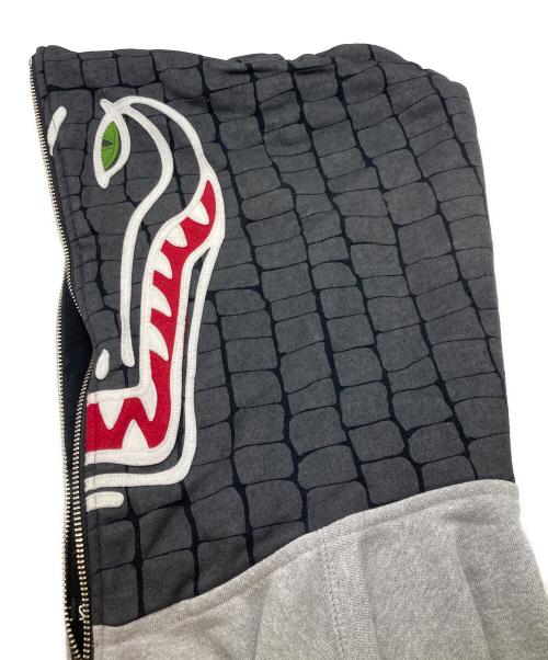 A BATHING APE（ア ベイシング エイプ）A BATHING APE (ア ベイシング エイプ) LACOSTE (ラコステ) CROCODILE FULL ZIP HOODIE グレー サイズ:2の古着・服飾アイテム