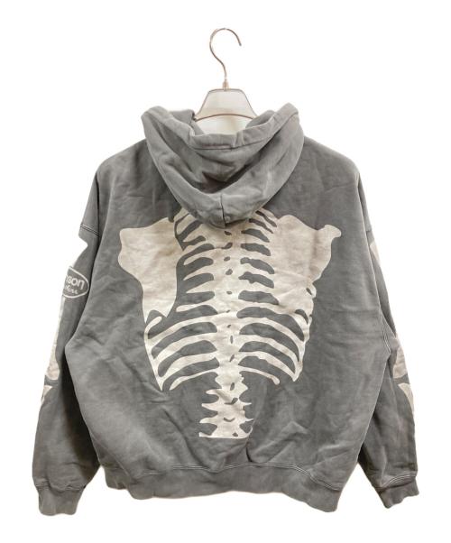 VANSON（バンソン）VANSON (バンソン) ボーンプリントジップパーカー グレー サイズ:Lの古着・服飾アイテム