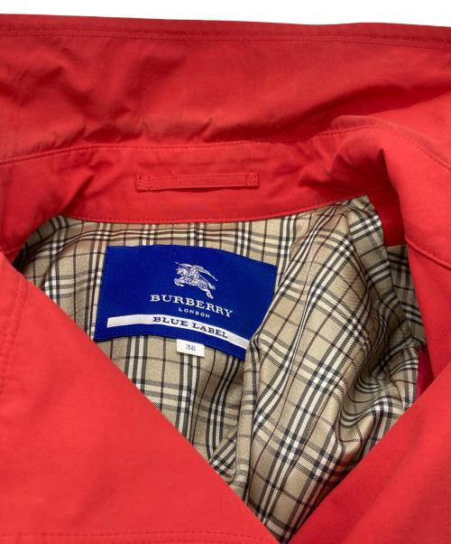 BURBERRY BLUE LABEL（バーバリー ブルー レーベル）BURBERRY BLUE LABEL (バーバリー ブルー レーベル) 金釦トレンチコート レッド サイズ:38の古着・服飾アイテム