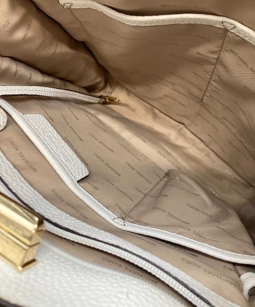 MICHAEL KORS（マイケル・コース）MICHAEL KORS (マイケル・コース) SULLIVAN クロスボディショルダーバッグ ホワイトの古着・服飾アイテム