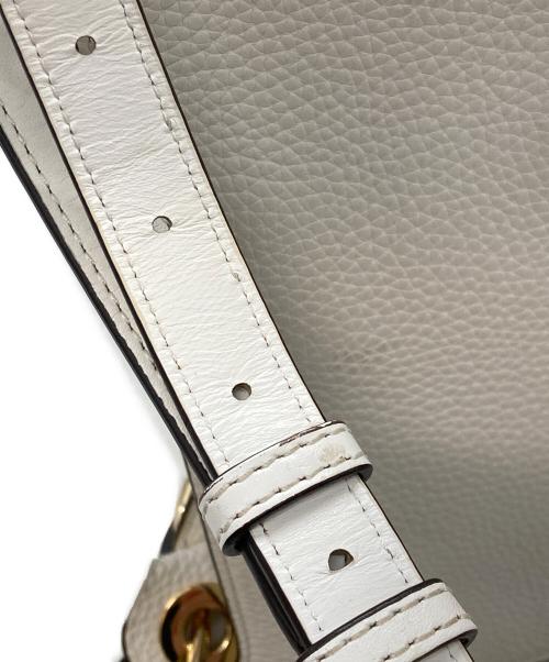 MICHAEL KORS（マイケル・コース）MICHAEL KORS (マイケル・コース) SULLIVAN クロスボディショルダーバッグ ホワイトの古着・服飾アイテム
