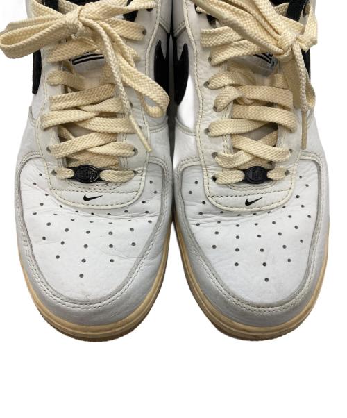 NIKE（ナイキ）NIKE (ナイキ) Air Force 1 '07 Low Grain Sneaker ホワイト×ベージュ サイズ:28の古着・服飾アイテム