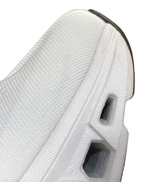 on（オン）on (オン) CLOUDMONSTER ホワイト×グレー サイズ:27.5の古着・服飾アイテム