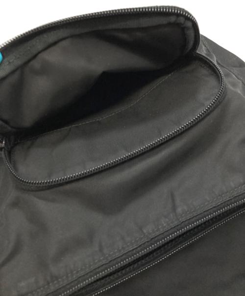 PRADA（プラダ）PRADA (プラダ) ナイロンショルダーバッグ ブラックの古着・服飾アイテム