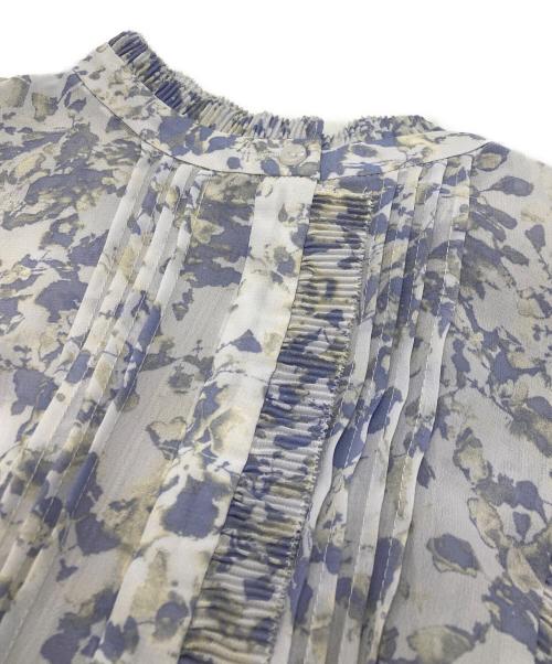 FRAY ID（フレイ アイディー）FRAY ID (フレイ アイディー) プリーツデザインシフォンプリントワンピース パープル サイズ:freeの古着・服飾アイテム