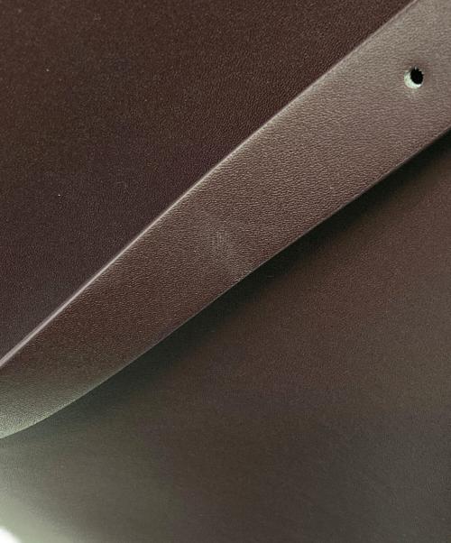 CHARLES & KEITH（チャールズアンドキース）CHARLES & KEITH (チャールズアンドキース) ダブルバックル トラぺーズホーボーバッグ ブラウンの古着・服飾アイテム