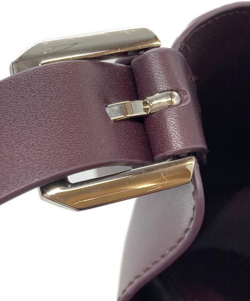 CHARLES & KEITH（チャールズアンドキース）CHARLES & KEITH (チャールズアンドキース) ダブルバックル トラぺーズホーボーバッグ ブラウンの古着・服飾アイテム