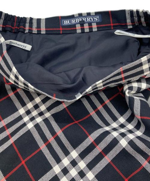 Burberry's（バーバリー）Burberry's (バーバリー) チェックスカート ブラック×ホワイト サイズ:46の古着・服飾アイテム