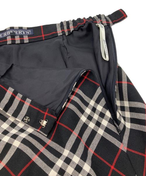 Burberry's（バーバリー）Burberry's (バーバリー) チェックスカート ブラック×ホワイト サイズ:46の古着・服飾アイテム