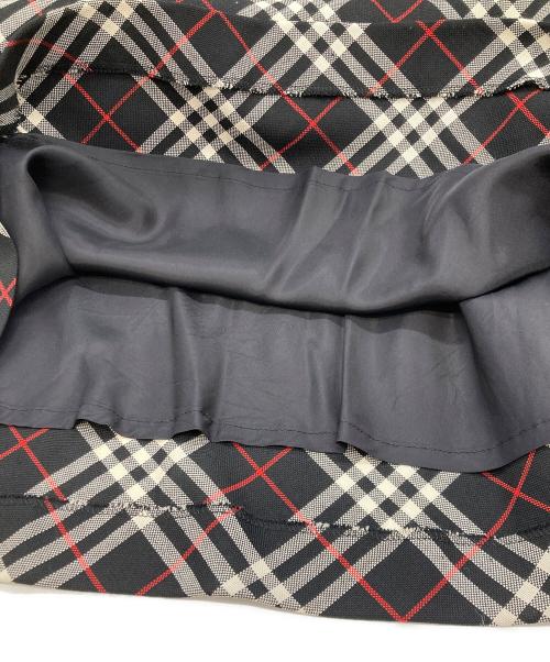 Burberry's（バーバリー）Burberry's (バーバリー) チェックスカート ブラック×ホワイト サイズ:46の古着・服飾アイテム
