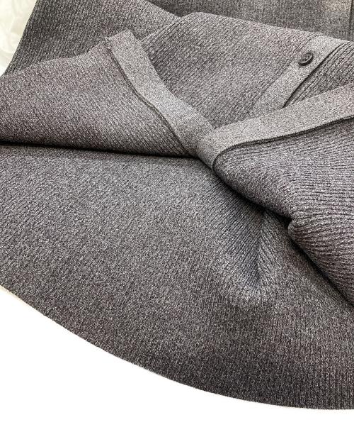 Snidel（スナイデル）Snidel (スナイデル) フリルドッキングオフショルニットワンピース グレー×ホワイト サイズ:FREEの古着・服飾アイテム