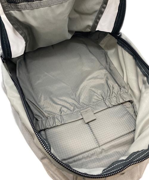 GREGORY（グレゴリー）GREGORY (グレゴリー) BEAMS PLUS (ビームスプラス) NEW BALANCE (ニューバランス) リュック グレーの古着・服飾アイテム