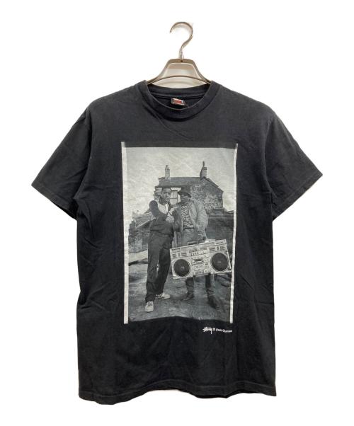 stussy（ステューシー）stussy (ステューシー) Josh Cheuse コラボTシャツ ブラック サイズ:Mの古着・服飾アイテム