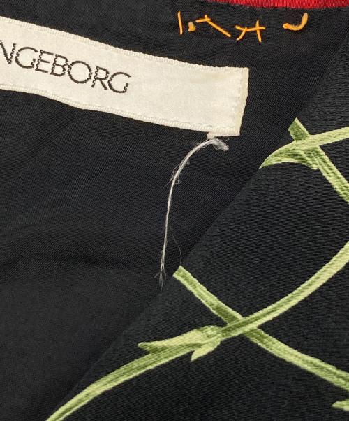 INGEBORG（インゲボルグ）INGEBORG (インゲボルグ) カーネーション柄 ピンタック ロングワンピース ブラック サイズ:freeの古着・服飾アイテム