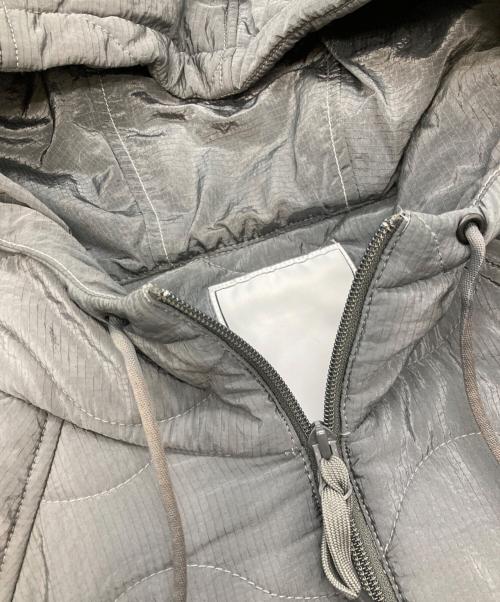 Liberaiders（リベレイダース）Liberaiders (リベレイダース) QUILTED RIPSTOP NYLON HOODIE グレー サイズ:Ｍの古着・服飾アイテム