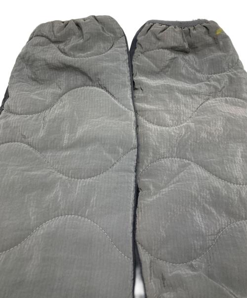 Liberaiders（リベレイダース）Liberaiders (リベレイダース) QUILTED RIPSTOP NYLON HOODIE グレー サイズ:Ｍの古着・服飾アイテム