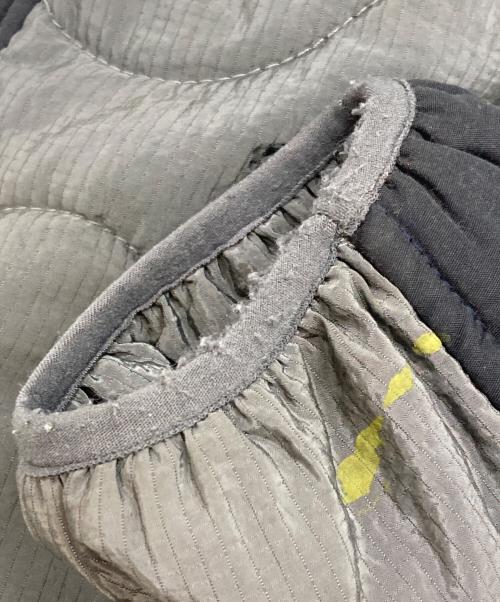 Liberaiders（リベレイダース）Liberaiders (リベレイダース) QUILTED RIPSTOP NYLON HOODIE グレー サイズ:Ｍの古着・服飾アイテム