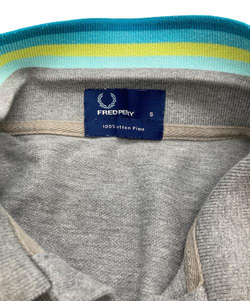 FRED PERRY（フレッドペリー）FRED PERRY (フレッドペリー) ポロシャツ グレー サイズ:Sの古着・服飾アイテム