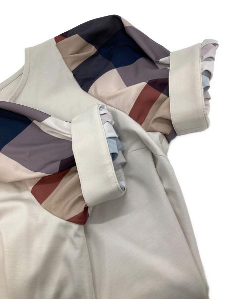 BLUE LABEL CRESTBRIDGE（ブルーレーベルクレストブリッジ）BLUE LABEL CRESTBRIDGE (ブルーレーベルクレストブリッジ) 長袖ブラウス グレー サイズ:Mの古着・服飾アイテム