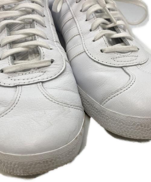 adidas（アディダス）adidas (アディダス) スニーカー ホワイト サイズ:27.5cmの古着・服飾アイテム