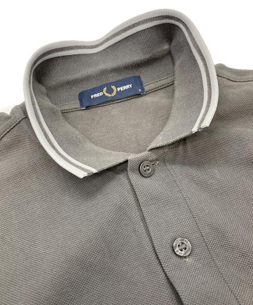 FRED PERRY（フレッドペリー）FRED PERRY (フレッドペリー) The Fred Perry Shirt グレー サイズ:Sの古着・服飾アイテム