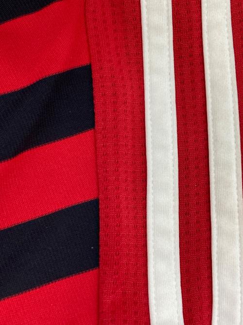 adidas（アディダス）adidas (アディダス) ユニフォームシャツ ブラック×レッド サイズ:Ｍの古着・服飾アイテム