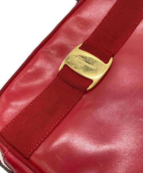 Salvatore Ferragamo（サルヴァトーレ フェラガモ）Salvatore Ferragamo (サルヴァトーレ フェラガモ) Vara Bow Leather Camera Bag レッドの古着・服飾アイテム