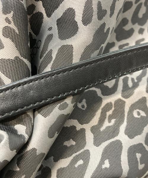 JIMMY CHOO（ジミーチュウ）JIMMY CHOO (ジミーチュウ) ポーチ付トートバッグ グレー×ブラックの古着・服飾アイテム