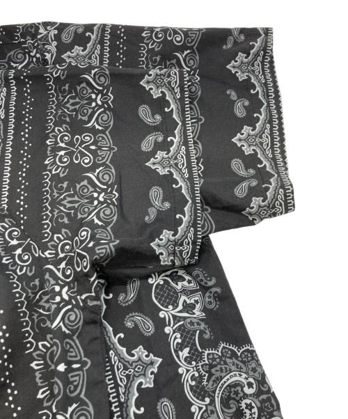 HIDE AND SEEK（ハイドアンドシーク）HIDE AND SEEK (ハイドアンドシーク) Bandana Pattern S/S Shirt ブラック サイズ:Lの古着・服飾アイテム