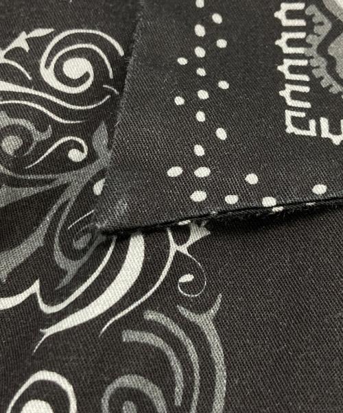 HIDE AND SEEK（ハイドアンドシーク）HIDE AND SEEK (ハイドアンドシーク) Bandana Pattern S/S Shirt ブラック サイズ:Lの古着・服飾アイテム
