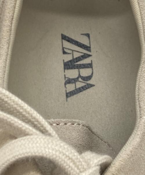 ZARA（ザラ）ZARA (ザラ) スニーカー ベージュ サイズ:25.5cmの古着・服飾アイテム
