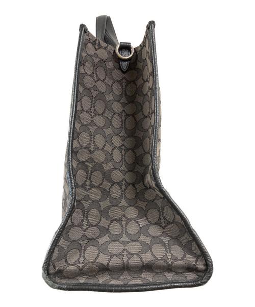 COACH（コーチ）COACH (コーチ) シグネチャー ジャカード ウィズ ストライプ アンド コーチ パッチ ブラウンの古着・服飾アイテム