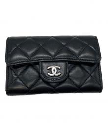 CHANEL（シャネル）の古着「クラシック フラップ カード ケース」｜ブラック
