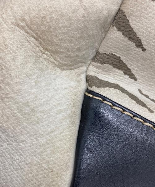 Vivienne Westwood（ヴィヴィアンウエストウッド）Vivienne Westwood (ヴィヴィアンウエストウッド) ヤスミンタイガー柄ハンドバッグ グレー×ブラックの古着・服飾アイテム
