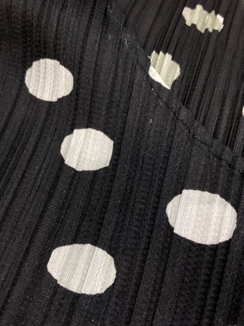 PLEATS PLEASE（プリーツプリーズ）PLEATS PLEASE (プリーツプリーズ) ドットプリーツワンピース ブラック×ホワイト サイズ:3の古着・服飾アイテム
