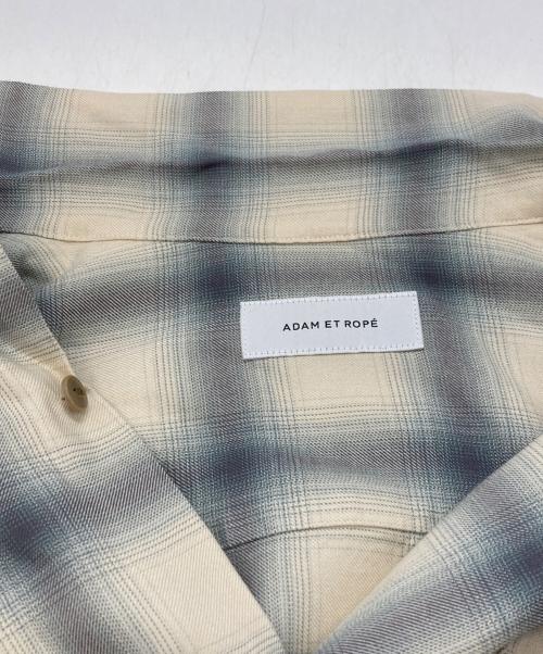 Adam et Rope（アダム エ ロペ）Adam et Rope (アダム エ ロペ) レーヨンオンブレチェックハーフスリーブオープンカラーシャツ ベージュ×ネイビー サイズ:L 未使用品の古着・服飾アイテム