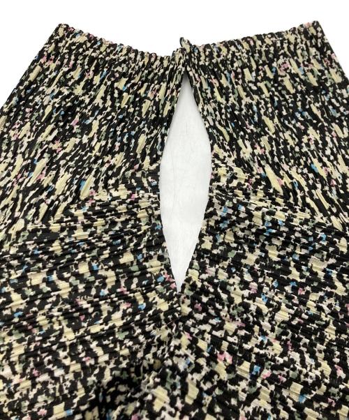 PLEATS PLEASE（プリーツプリーズ）PLEATS PLEASE (プリーツプリーズ) 総柄プリーツハイネックカットソー ブラック×ベージュ サイズ:3の古着・服飾アイテム