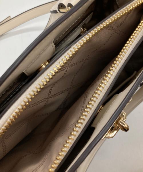 MICHAEL KORS（マイケルコース）MICHAEL KORS (マイケルコース) パドロック ハンドバッグ アイボリーの古着・服飾アイテム
