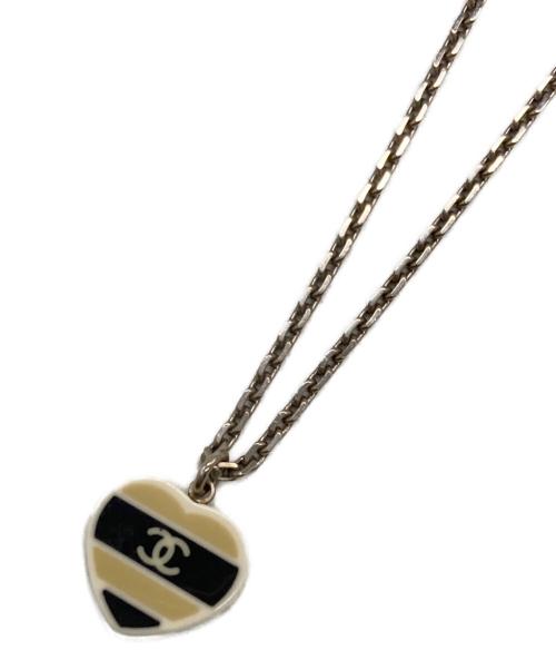 CHANEL（シャネル）CHANEL (シャネル) ハート型CCペンダントネックレス シルバーの古着・服飾アイテム