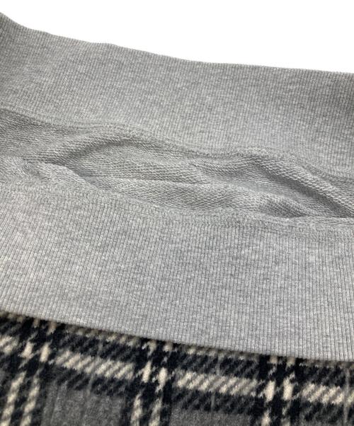 BURBERRY LONDON（バーバリーロンドン）BURBERRY LONDON (バーバリーロンドン) ニット切替クルーネックスウェット グレー サイズ:XSの古着・服飾アイテム