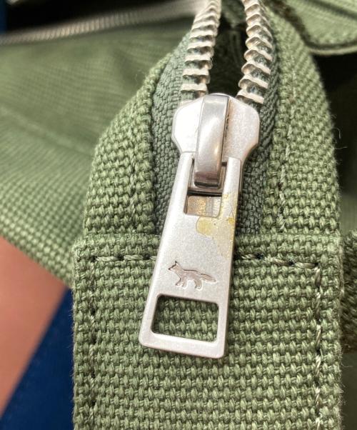 maison kitsune（メゾンキツネ）MAISON KITSUNE (メゾンキツネ) フォックスヘッド レザーポケット トートバッグ グリーンの古着・服飾アイテム