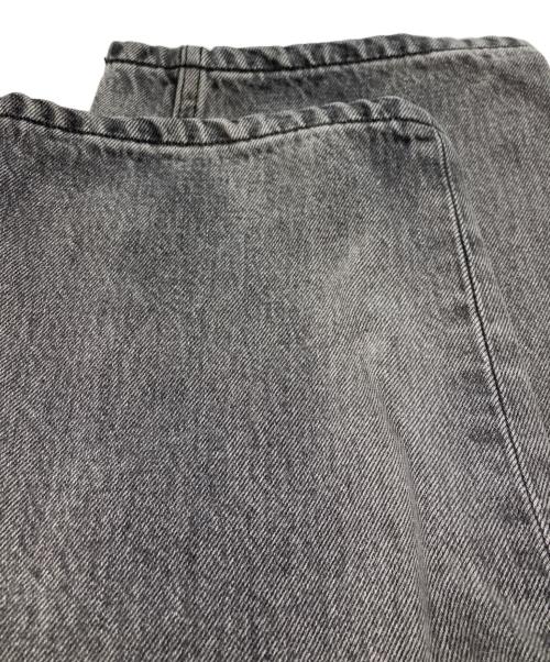 YLEVE（イレーヴ）YLEVE (イレーヴ) 13.5oz DENIM BAGGY FADE グレーの古着・服飾アイテム