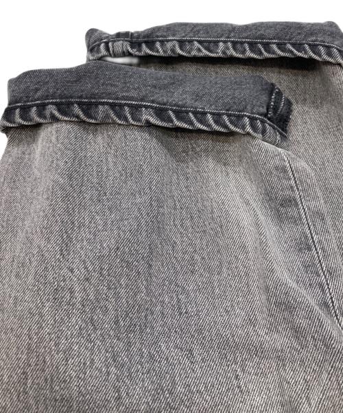YLEVE（イレーヴ）YLEVE (イレーヴ) 13.5oz DENIM BAGGY FADE グレーの古着・服飾アイテム
