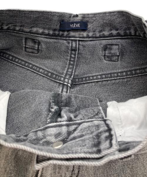 YLEVE（イレーヴ）YLEVE (イレーヴ) デニムパンツ グレーの古着・服飾アイテム