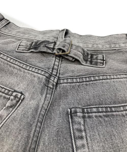 YLEVE（イレーヴ）YLEVE (イレーヴ) デニムパンツ グレーの古着・服飾アイテム